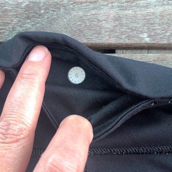 Lulu Lemon Black Mesh Panel Leggings - Picture 8 of 9